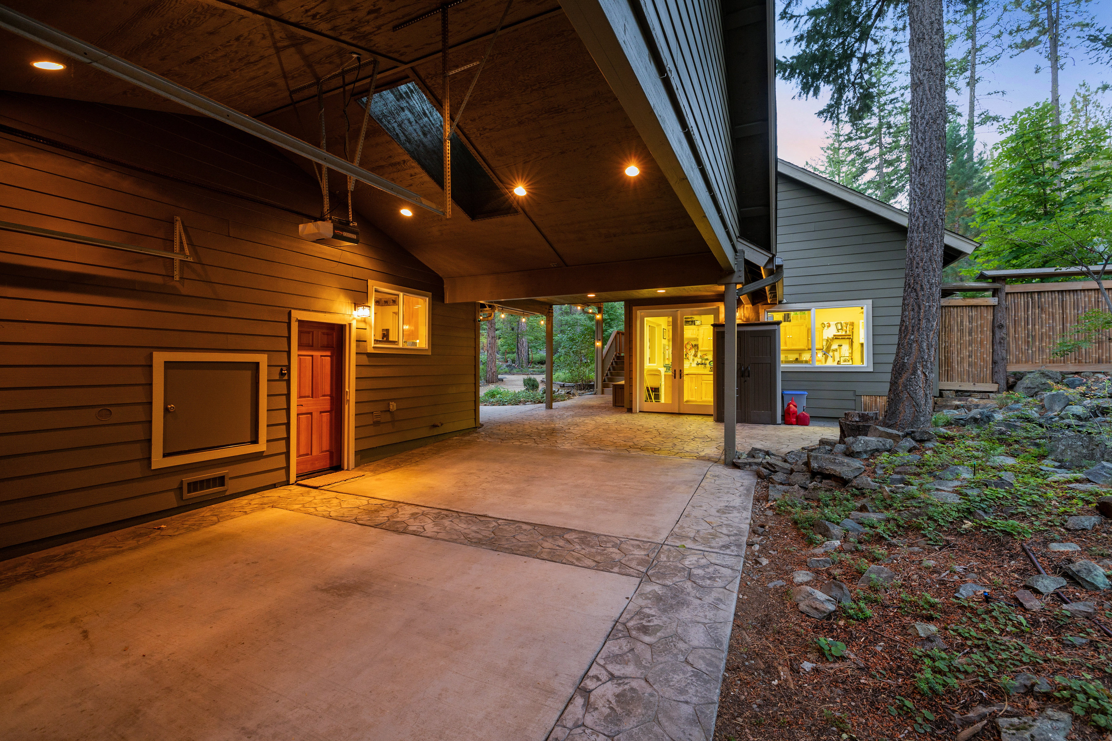  Luxury Mountain Retreat with Guest House on 1 Acre in the Heart of Graeagle - 物件實景