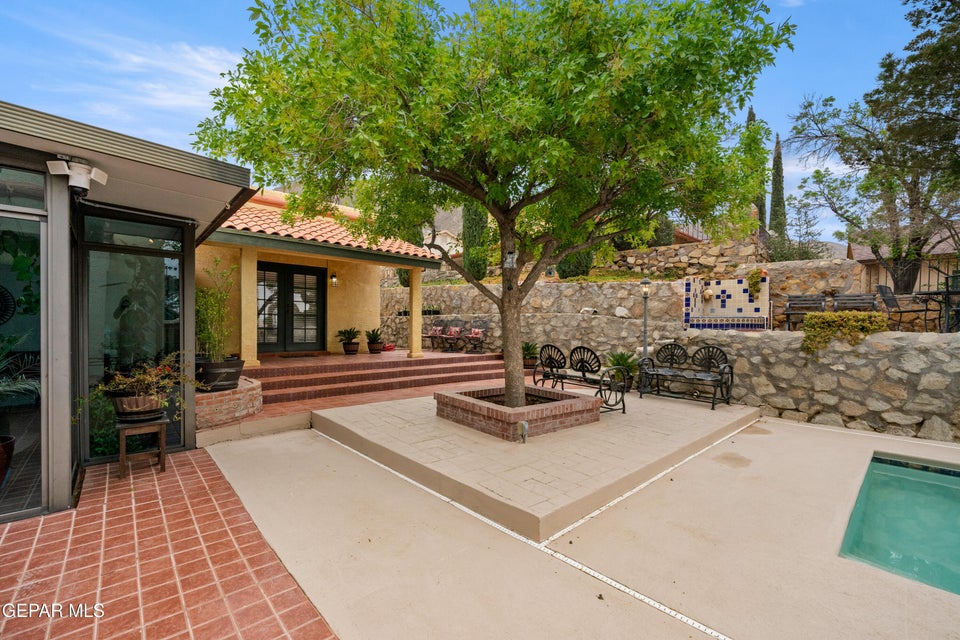 El Paso, Texas, 79912, United States, 4 Bedrooms Bedrooms, ,2 BathroomsBathrooms,Residential,For Sale,1921658