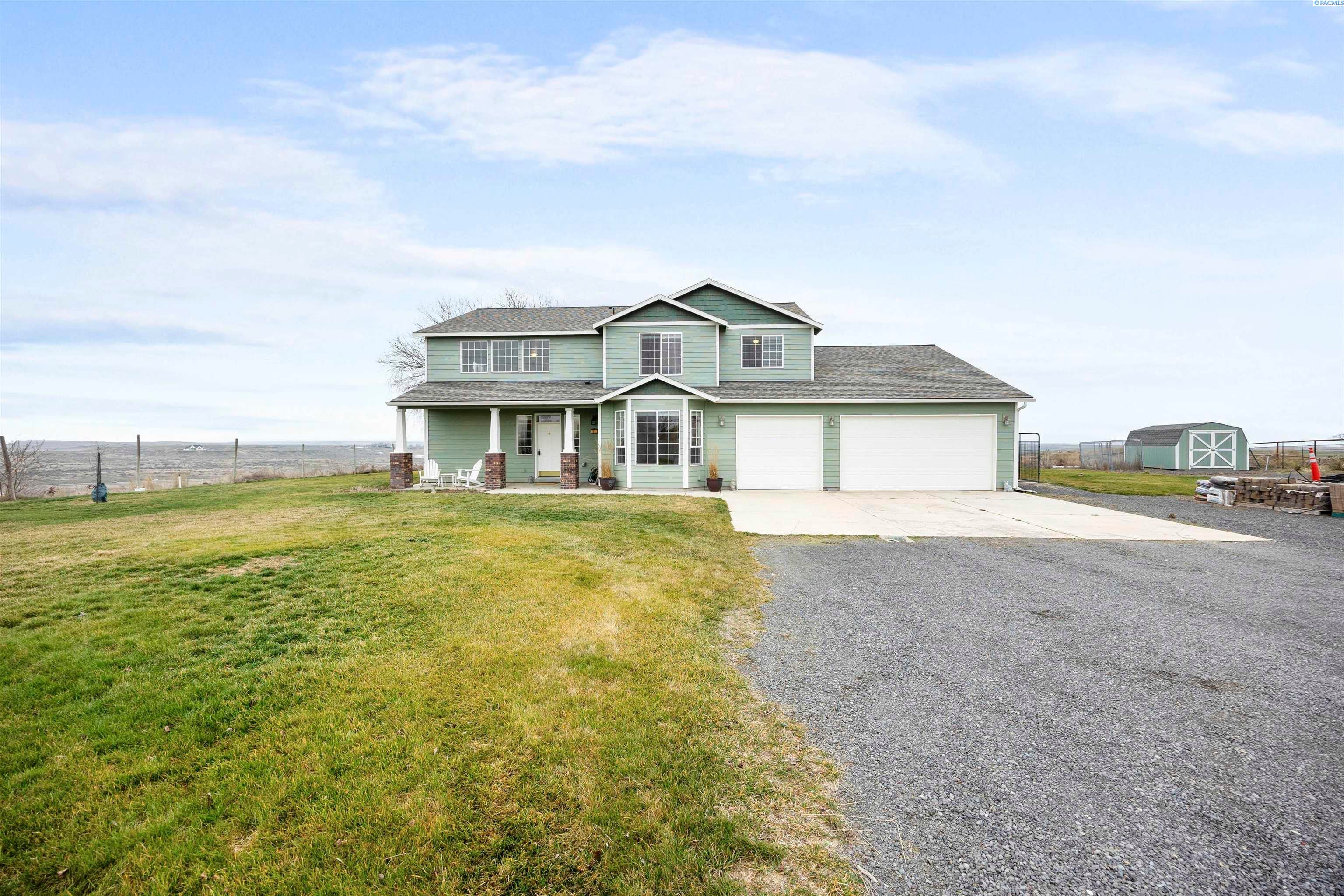 Eltopia, Washington, 99330, United States, 5 Bedrooms Bedrooms, ,4 BathroomsBathrooms,Residential,For Sale,2012124