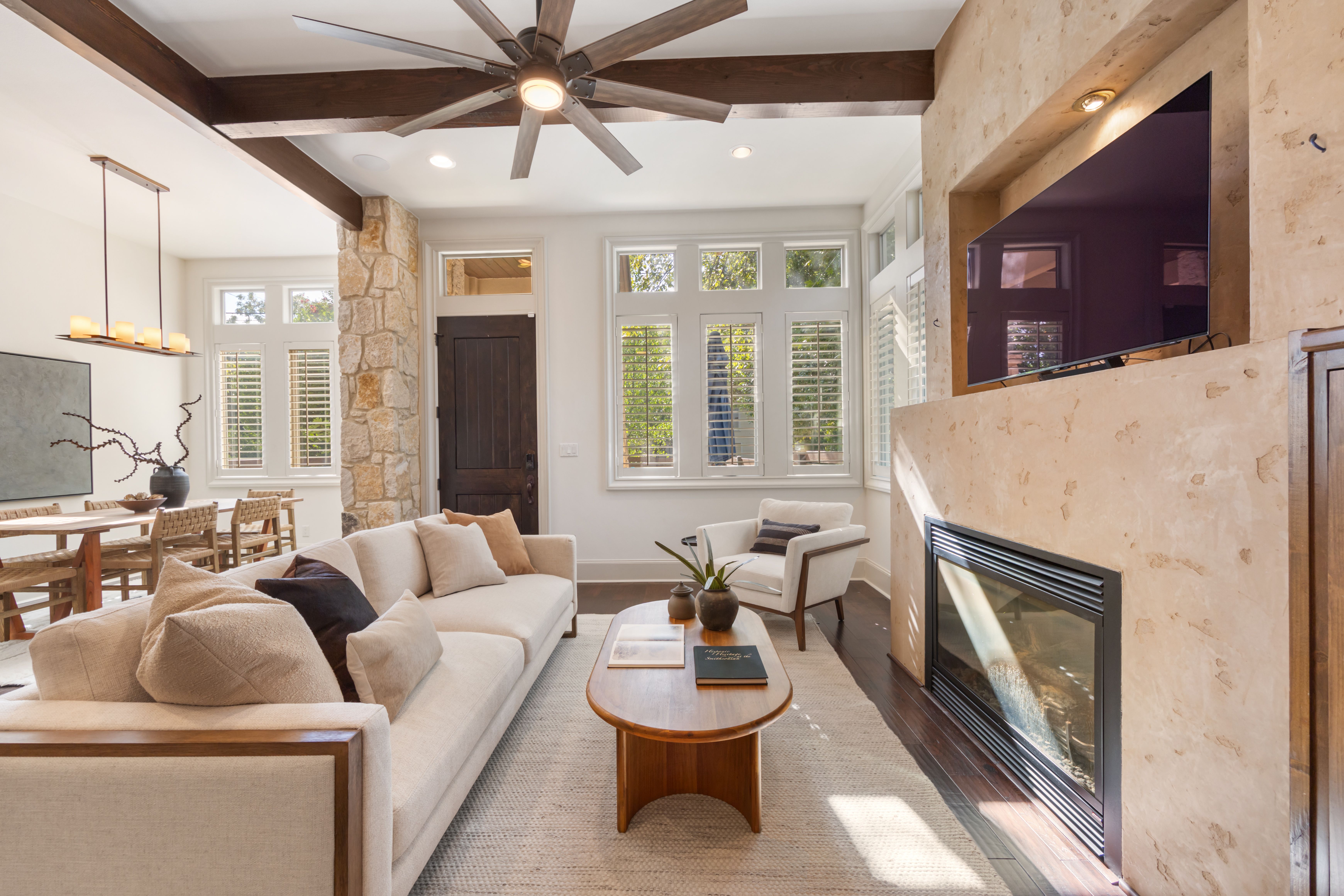  Refined Barton Hills Living  Private Garage  Exceptional 78704 Location - 物件實景
