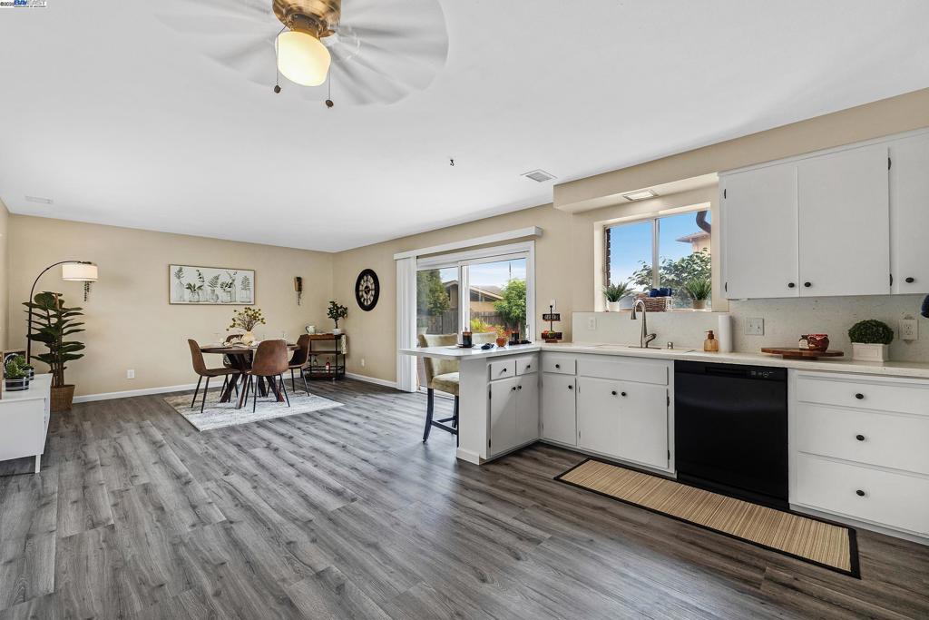 San Leandro, California, 94579, United States, 3 Bedrooms Bedrooms, ,1 BathroomBathrooms,Residential,For Sale,1921969