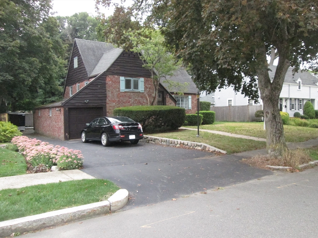 Melrose, Massachusetts, 02176, United States, 4 Bedrooms Bedrooms, ,2 BathroomsBathrooms,Residential,For Sale,1950992