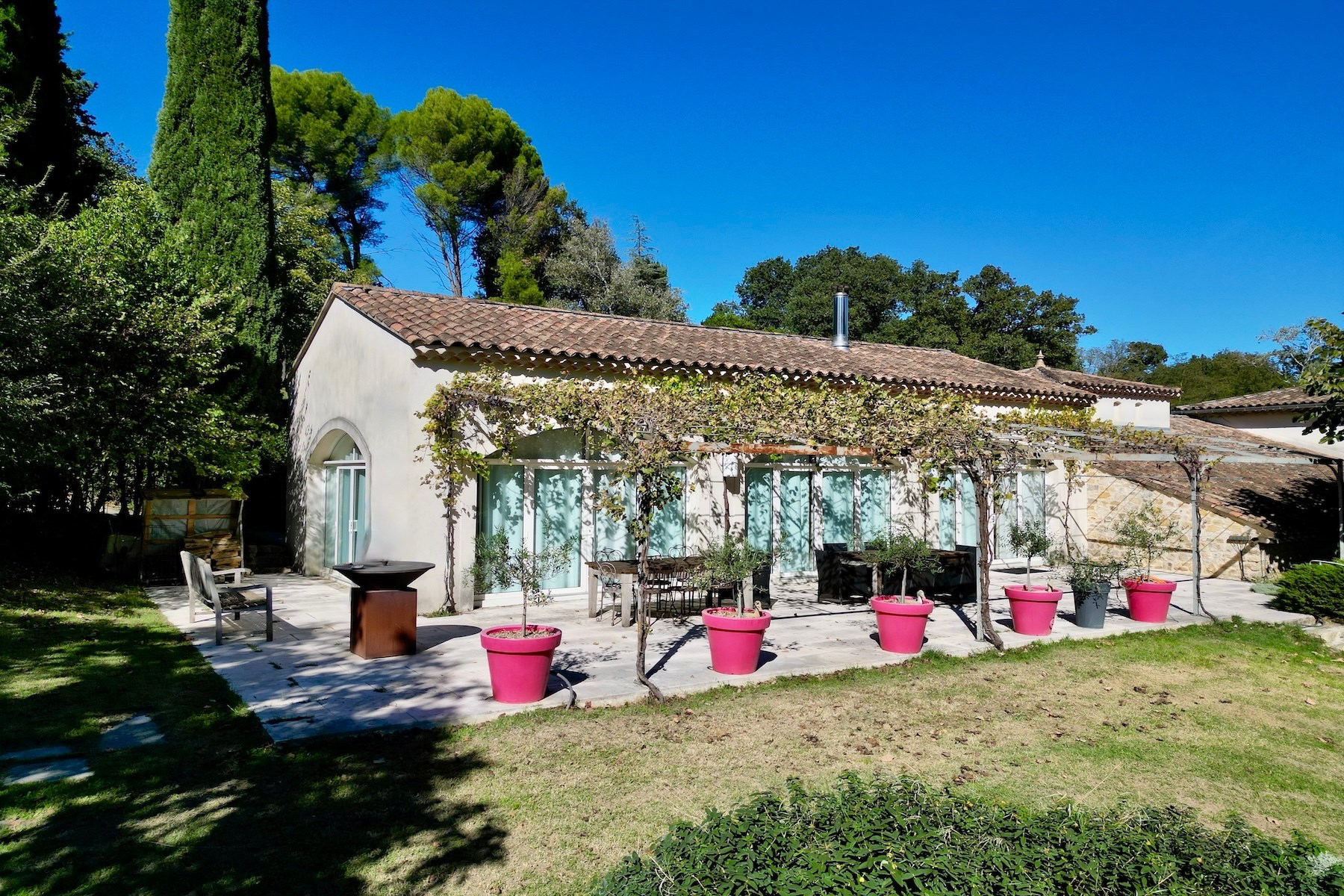  35 Minutes from Uzès – Charming 510 sqm Provençal Farmhouse Set Within 1.8 Hect… - 物件實景