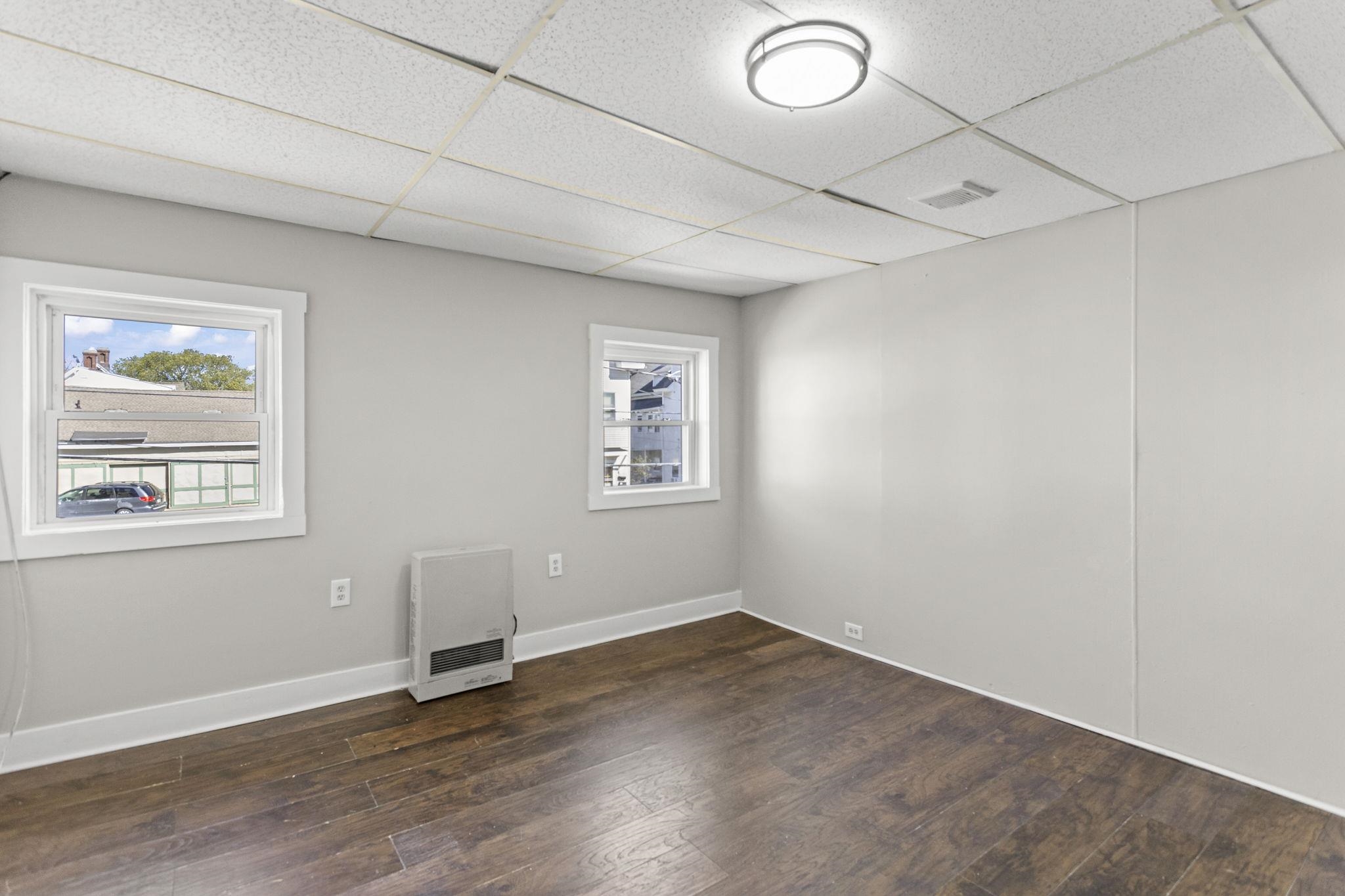 Manchester, New Hampshire, 03103, United States, ,Residential,For Sale,1981935