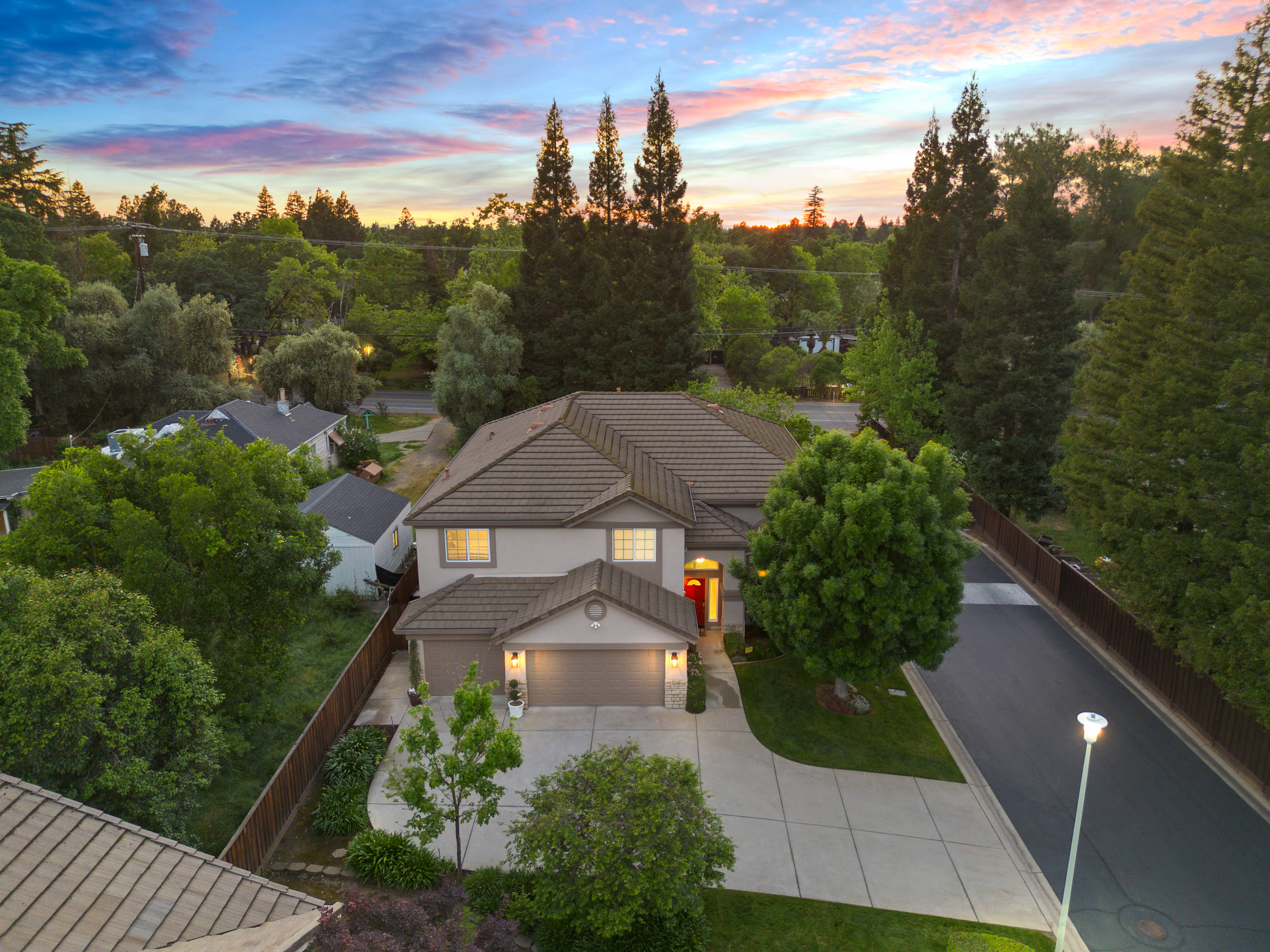  5500 Tierra Gardens Lane, Carmichael, CA 95608 - 物件實景