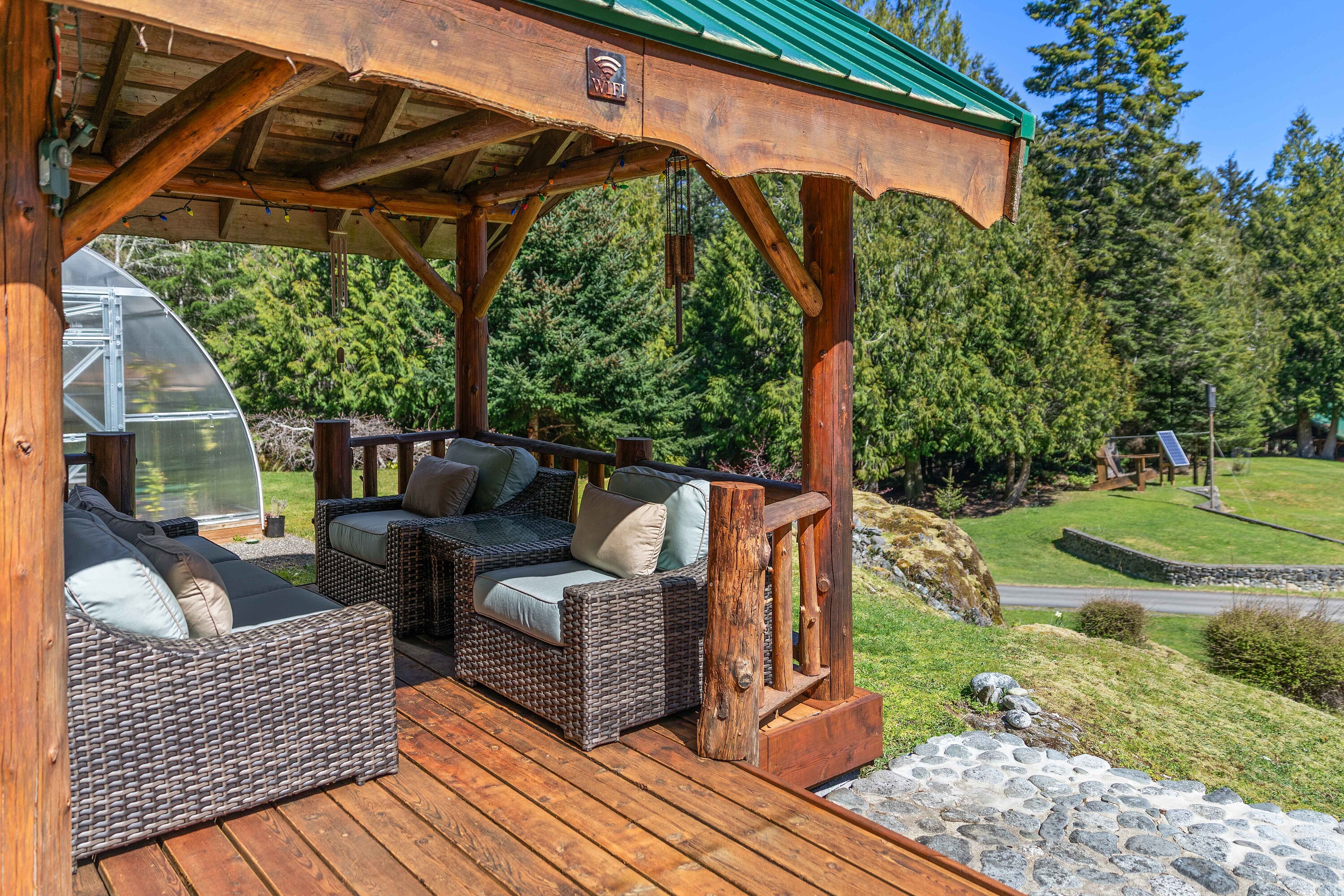  West Coast Cedar Log Home - 物件實景