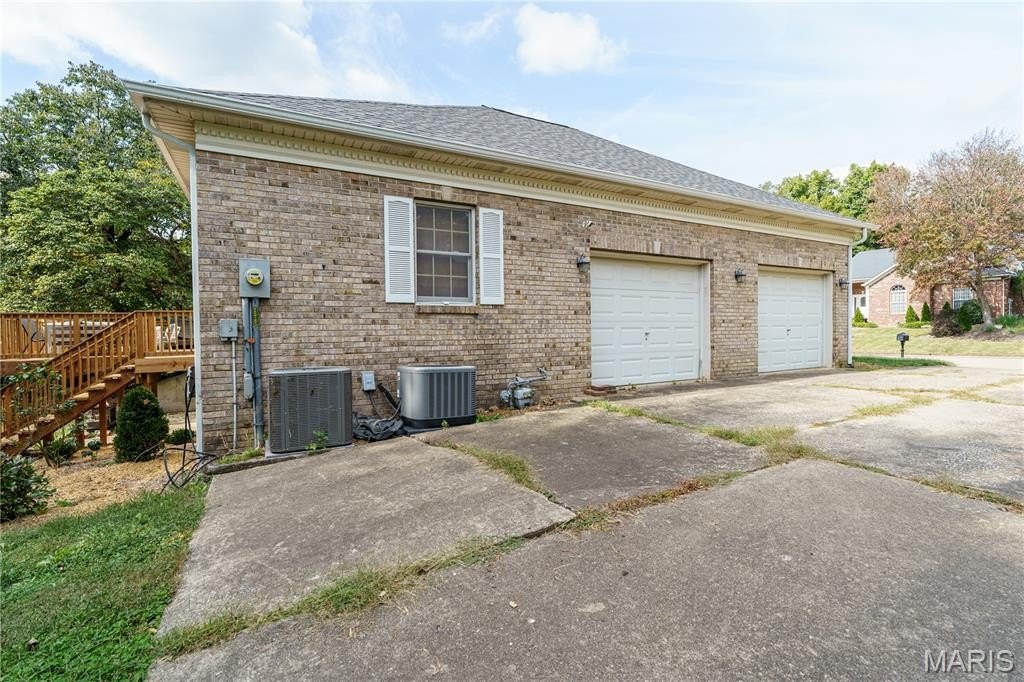 Glen Carbon, Illinois, 62034, United States, 5 Bedrooms Bedrooms, ,4 BathroomsBathrooms,Residential,For Sale,1977133