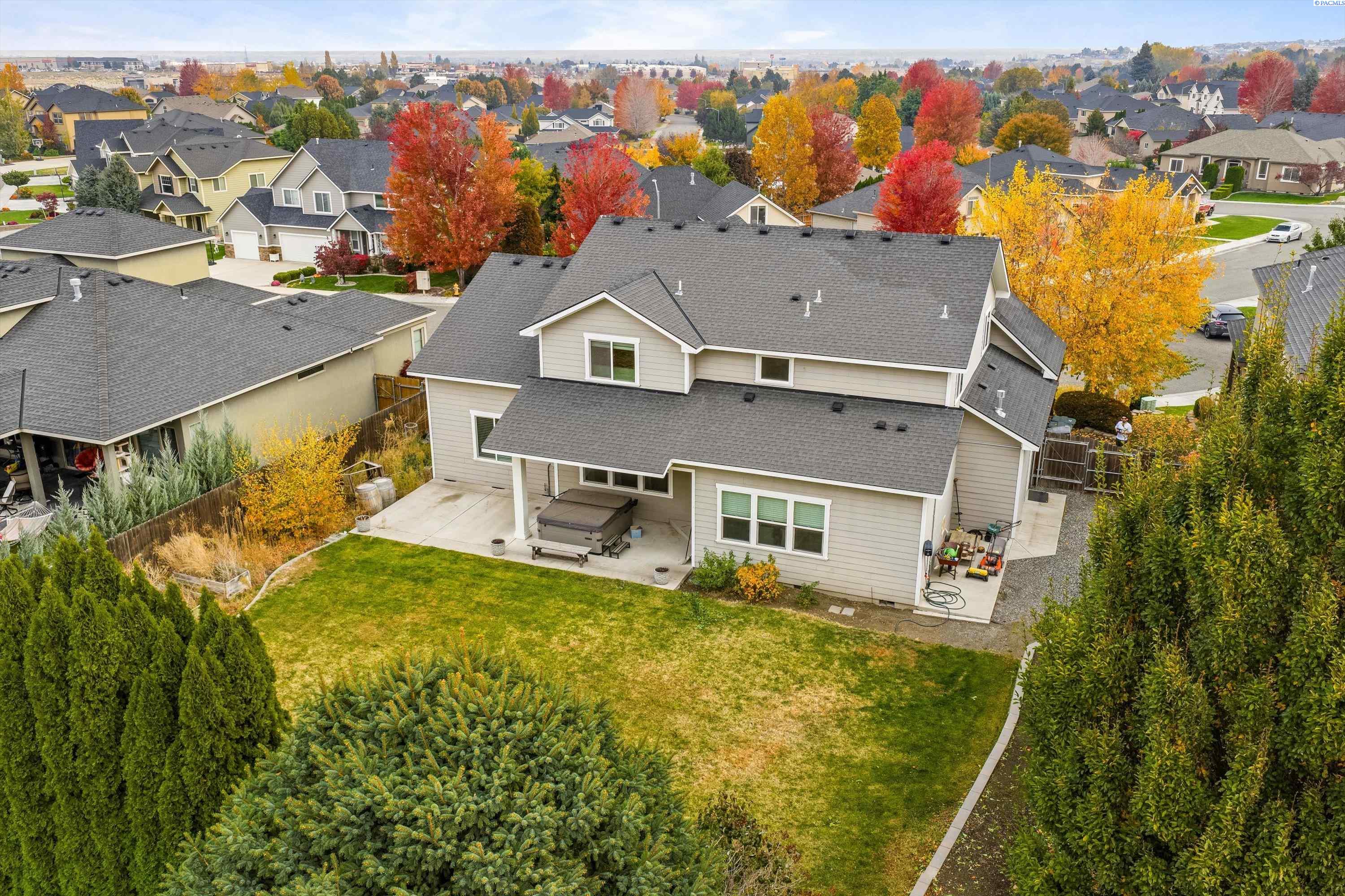 Richland, Washington, 99352, United States, 5 Bedrooms Bedrooms, ,3 BathroomsBathrooms,Residential,For Sale,1987518