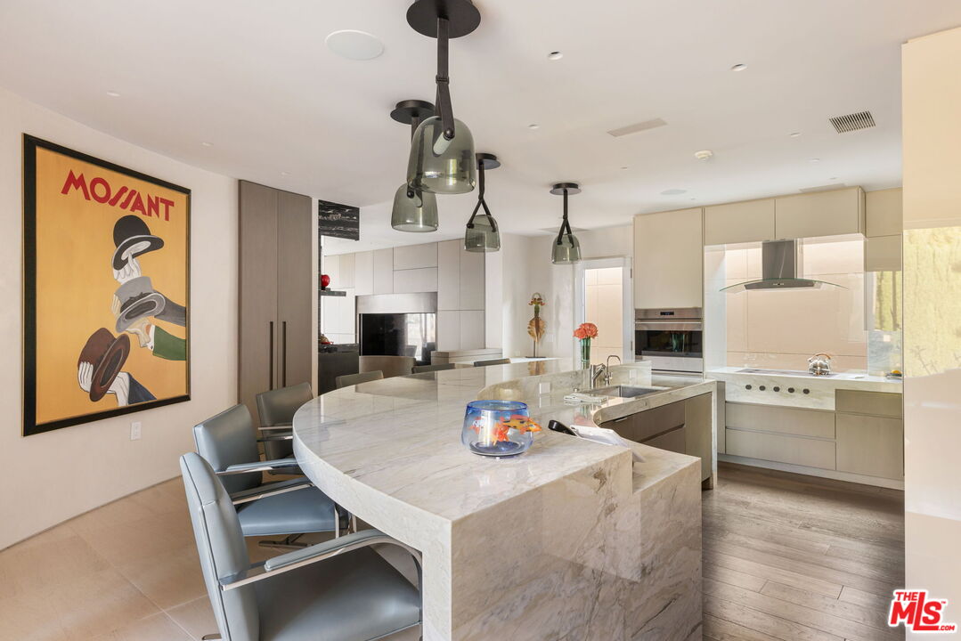 Los Angeles, California, 90046, United States, 3 Bedrooms Bedrooms, ,3 BathroomsBathrooms,Residential,For Sale,1908229