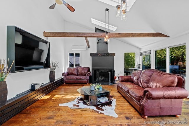 Killingly, Connecticut, 06239, United States, 2 Bedrooms Bedrooms, ,2 BathroomsBathrooms,Residential,For Sale,2000954