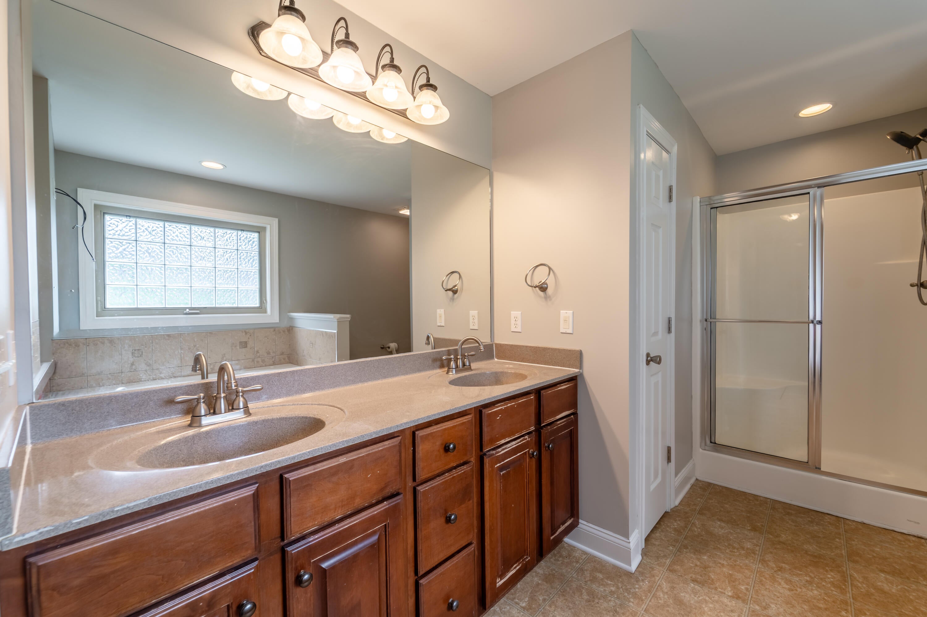 Richmond, Kentucky, 40475, United States, 3 Bedrooms Bedrooms, ,2 BathroomsBathrooms,Residential,For Sale,2047972