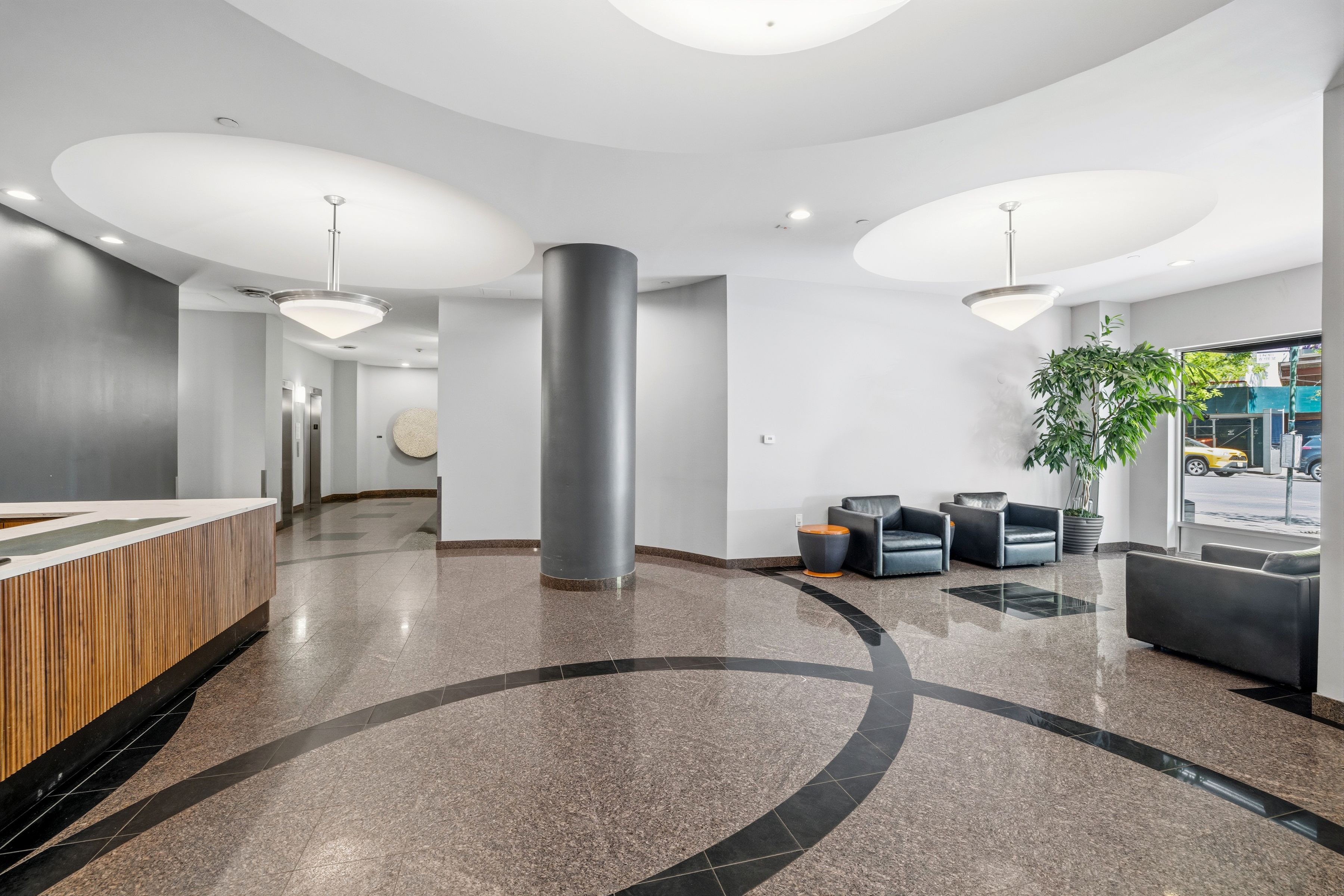  2 Bedroom / 2 Bath Full Service Condo - 物件實景