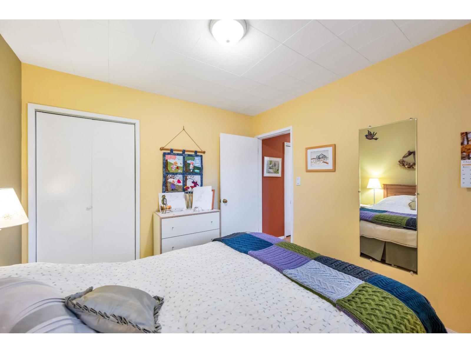 WHITE ROCK, British Columbia, V4B 4T7, CA, 4 Bedrooms Bedrooms, ,2 BathroomsBathrooms,Residential,For Sale,1951469