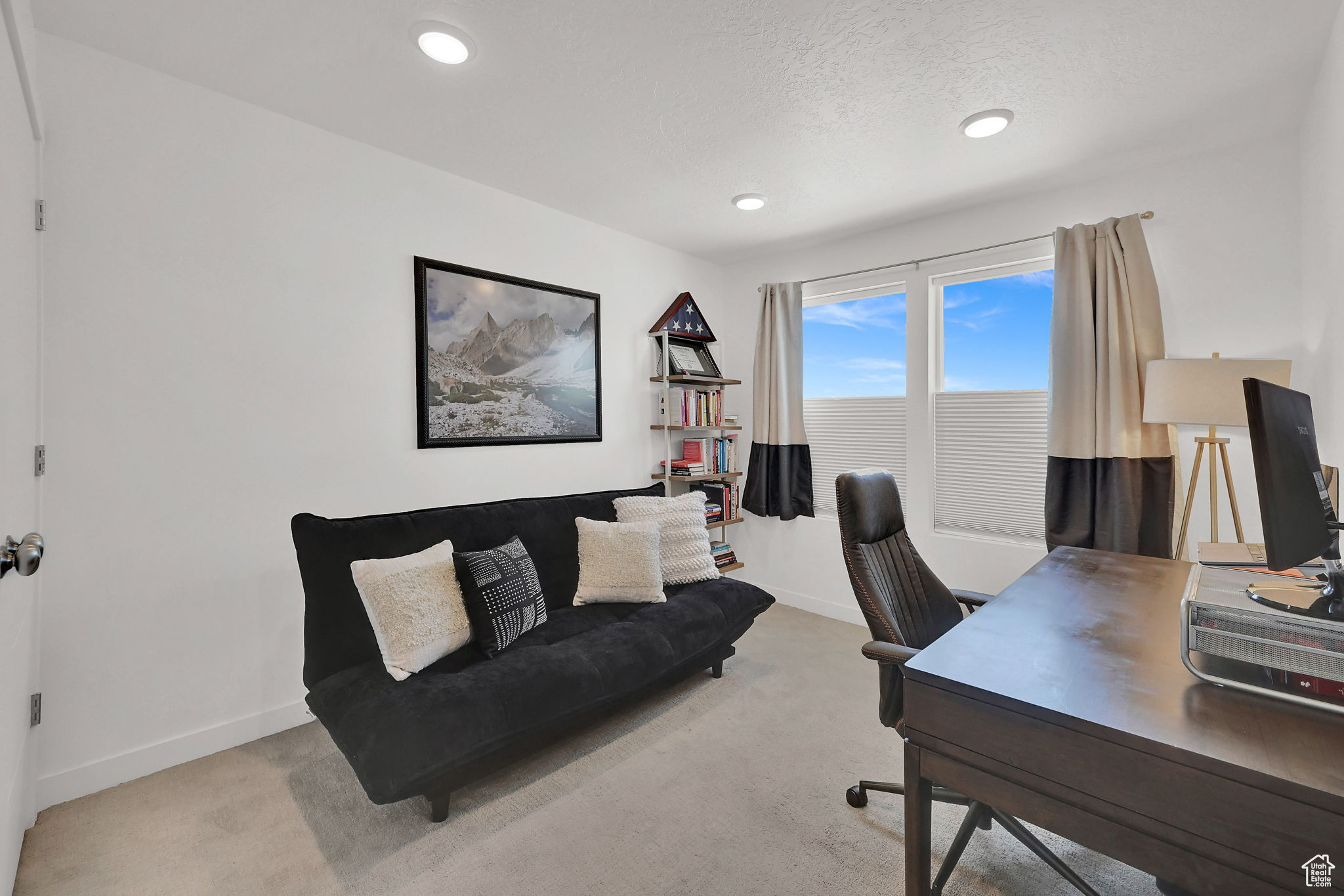 Sandy, Utah, 84070, United States, 3 Bedrooms Bedrooms, ,3 BathroomsBathrooms,Residential,For Sale,1895888