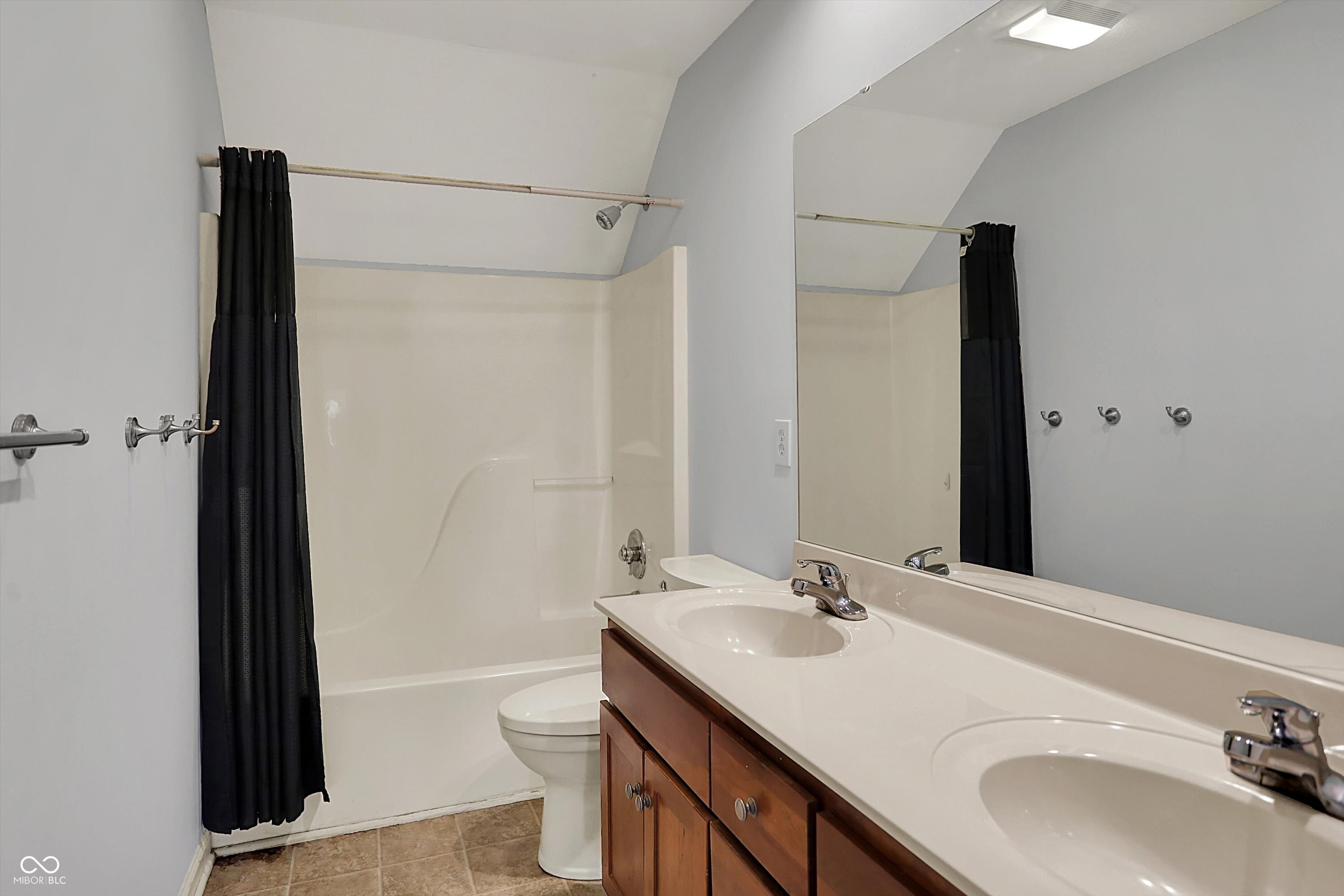 Greenwood, Indiana, 46142, United States, 4 Bedrooms Bedrooms, ,3 BathroomsBathrooms,Residential,For Sale,1921010