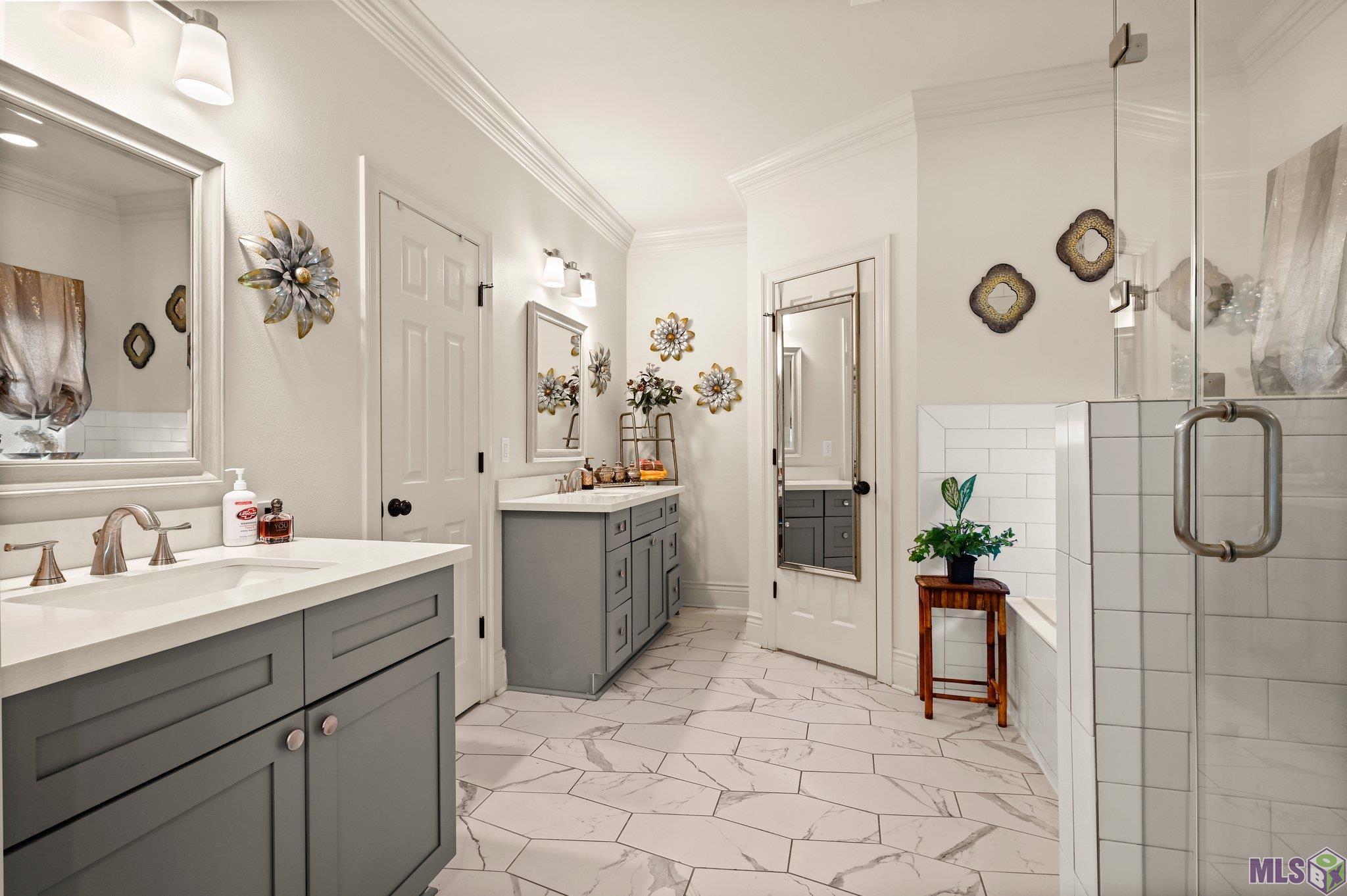 Baton Rouge, Louisiana, 70818, United States, 5 Bedrooms Bedrooms, ,4 BathroomsBathrooms,Residential,For Sale,2005866