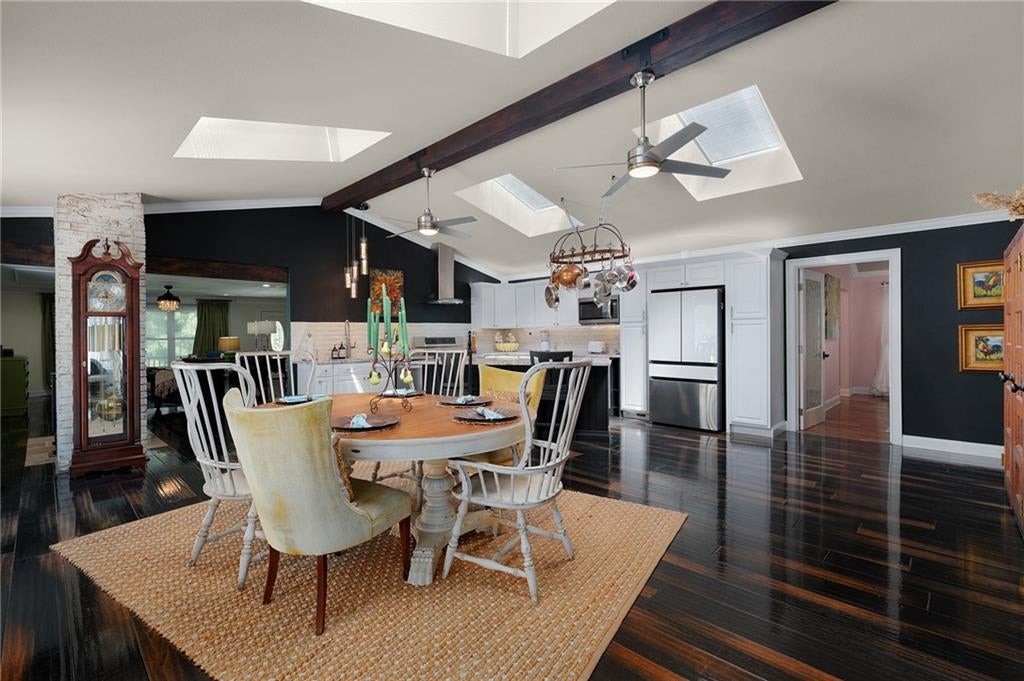 Calhoun, Georgia, 30701, United States, 3 Bedrooms Bedrooms, ,3 BathroomsBathrooms,Residential,For Sale,1980675