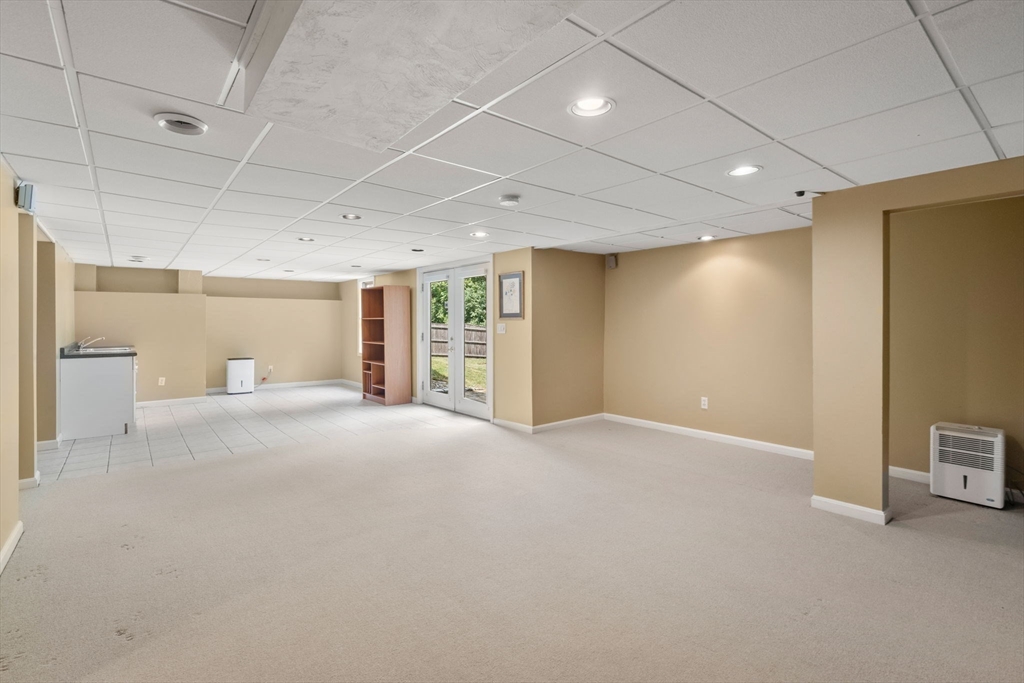 Westborough, Massachusetts, 01581, United States, 4 Bedrooms Bedrooms, ,4 BathroomsBathrooms,Residential,For Sale,1986469