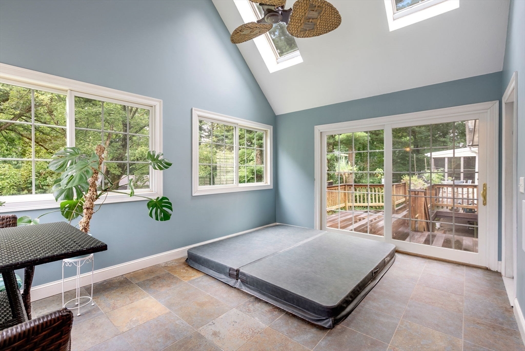 Shrewsbury, Massachusetts, 01545, United States, 4 Bedrooms Bedrooms, ,4 BathroomsBathrooms,Residential,For Sale,1768769