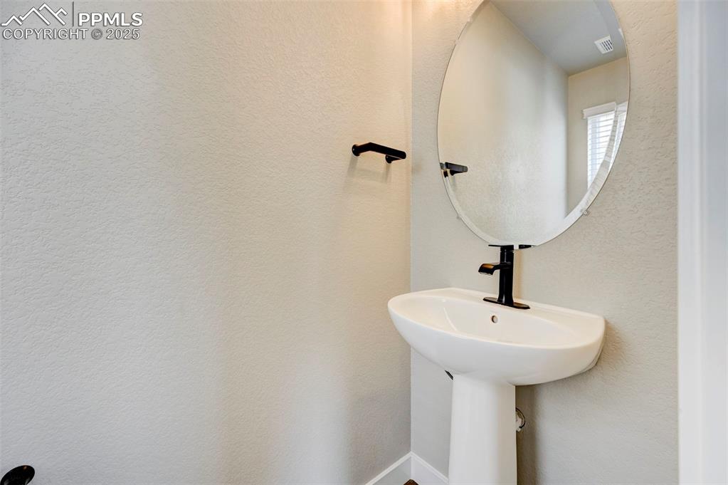 Colorado Springs, Colorado, 80925, United States, 5 Bedrooms Bedrooms, ,3 BathroomsBathrooms,Residential,For Sale,1850122