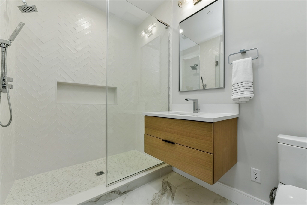 Brookline, Massachusetts, 02446, United States, 3 Bedrooms Bedrooms, ,4 BathroomsBathrooms,Residential,For Sale,1975462