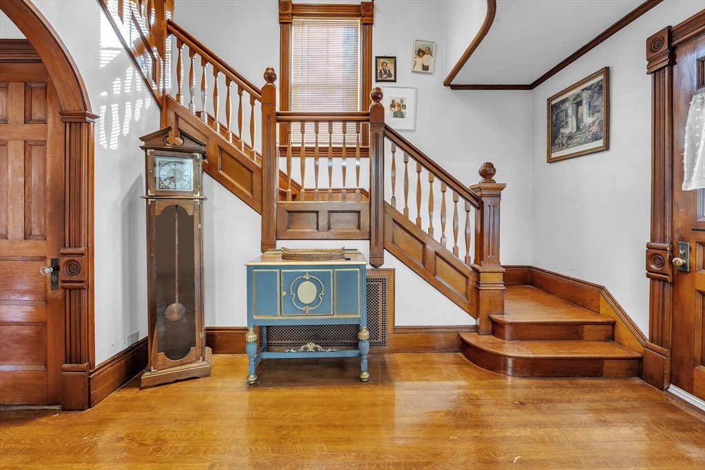 Orange, Massachusetts, 01364, United States, 7 Bedrooms Bedrooms, ,6 BathroomsBathrooms,Residential,For Sale,1991078