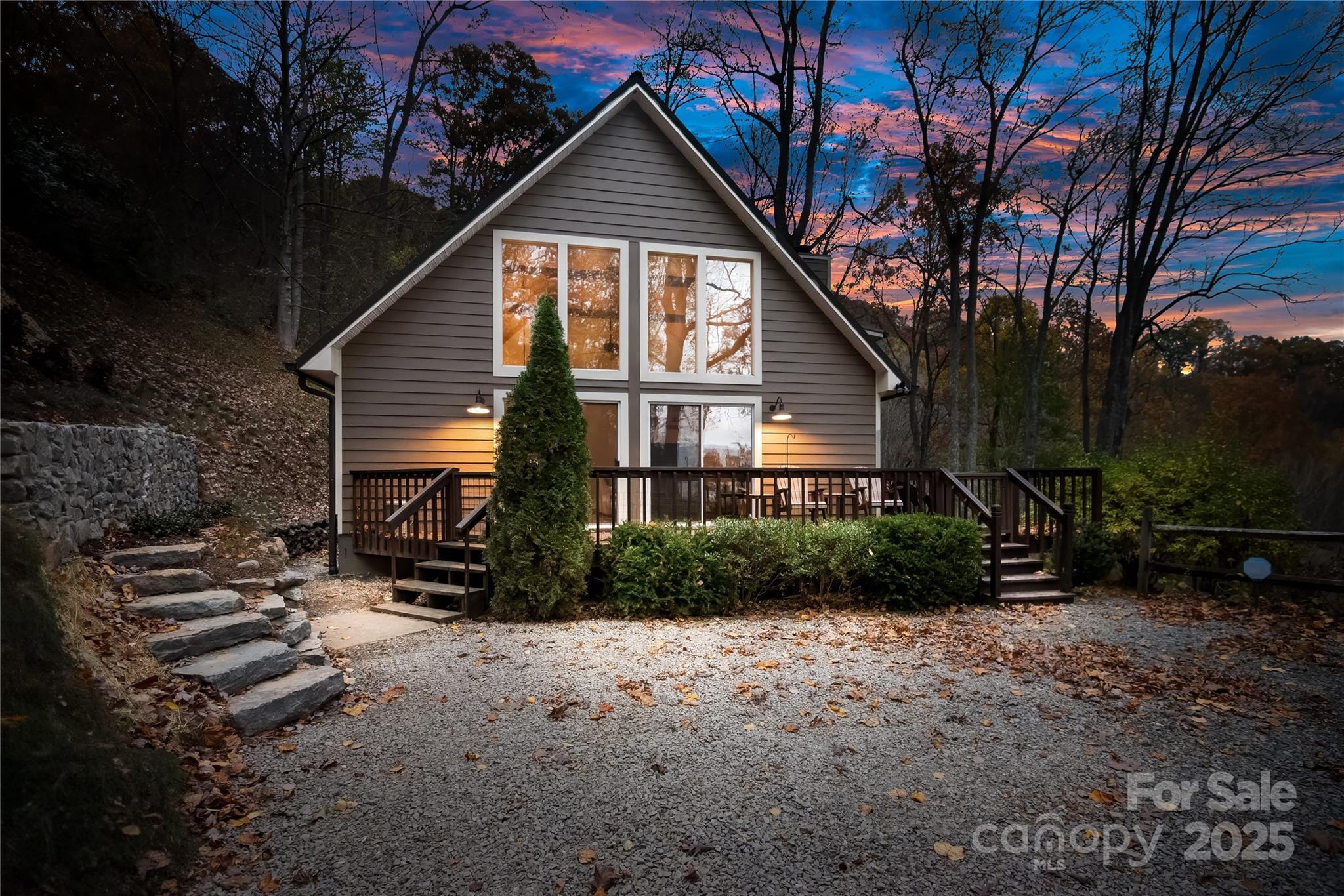 Waynesville, North Carolina, 28785, United States, 3 Bedrooms Bedrooms, ,2 BathroomsBathrooms,Residential,For Sale,1793601