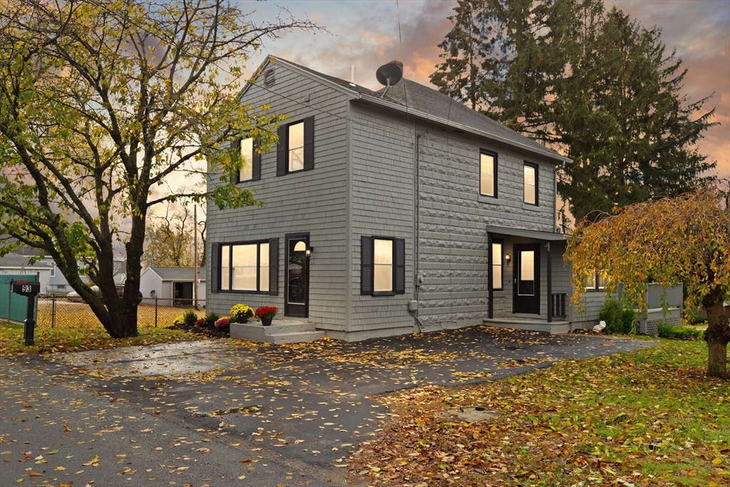 Methuen, Massachusetts, 01844, United States, 3 Bedrooms Bedrooms, ,2 BathroomsBathrooms,Residential,For Sale,1986307