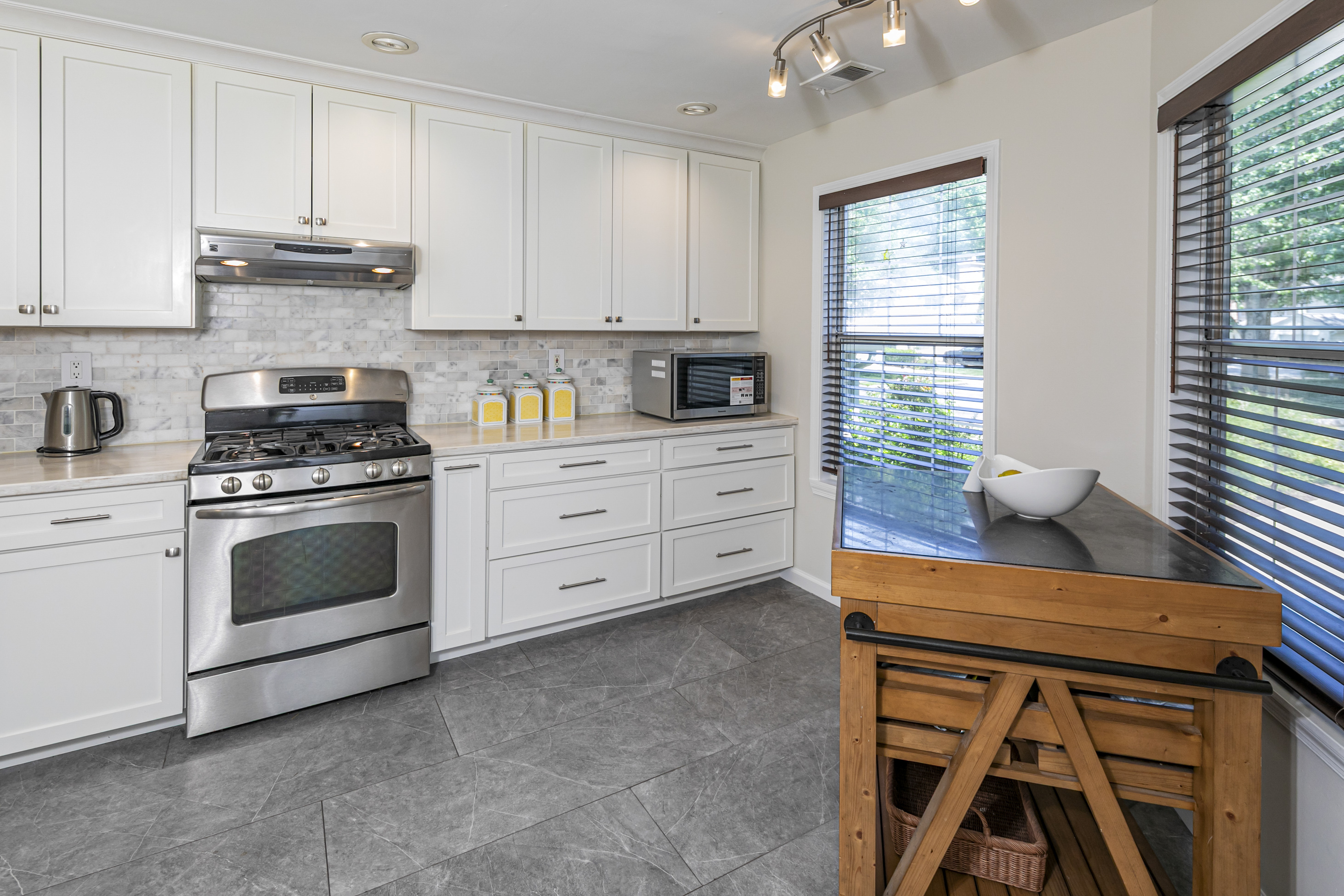  Beautifully Updated, Wonderfully Located near Princeton - 物件實景