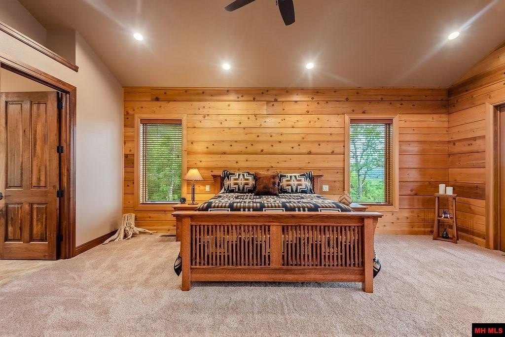 Cotter, Arkansas, 72626, United States, 4 Bedrooms Bedrooms, ,5 BathroomsBathrooms,Residential,For Sale,1976163