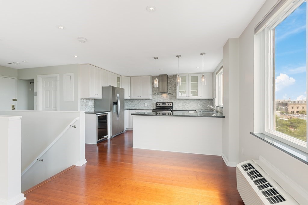 Cambridge, Massachusetts, 02139, United States, 2 Bedrooms Bedrooms, ,2 BathroomsBathrooms,Residential,For Sale,1939557