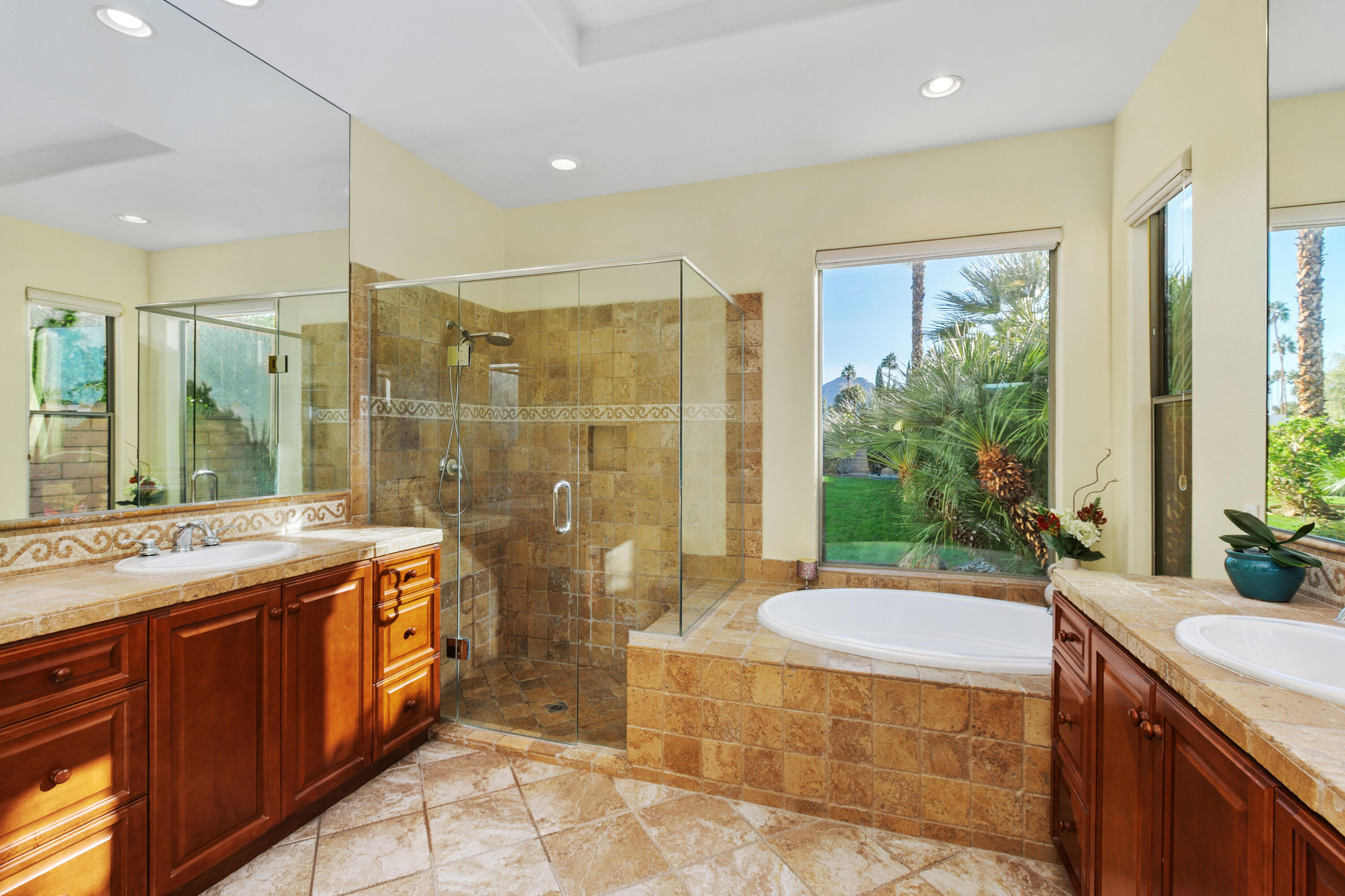 La Quinta, California, 92253, United States, 4 Bedrooms Bedrooms, ,4 BathroomsBathrooms,Residential,For Sale,2002150