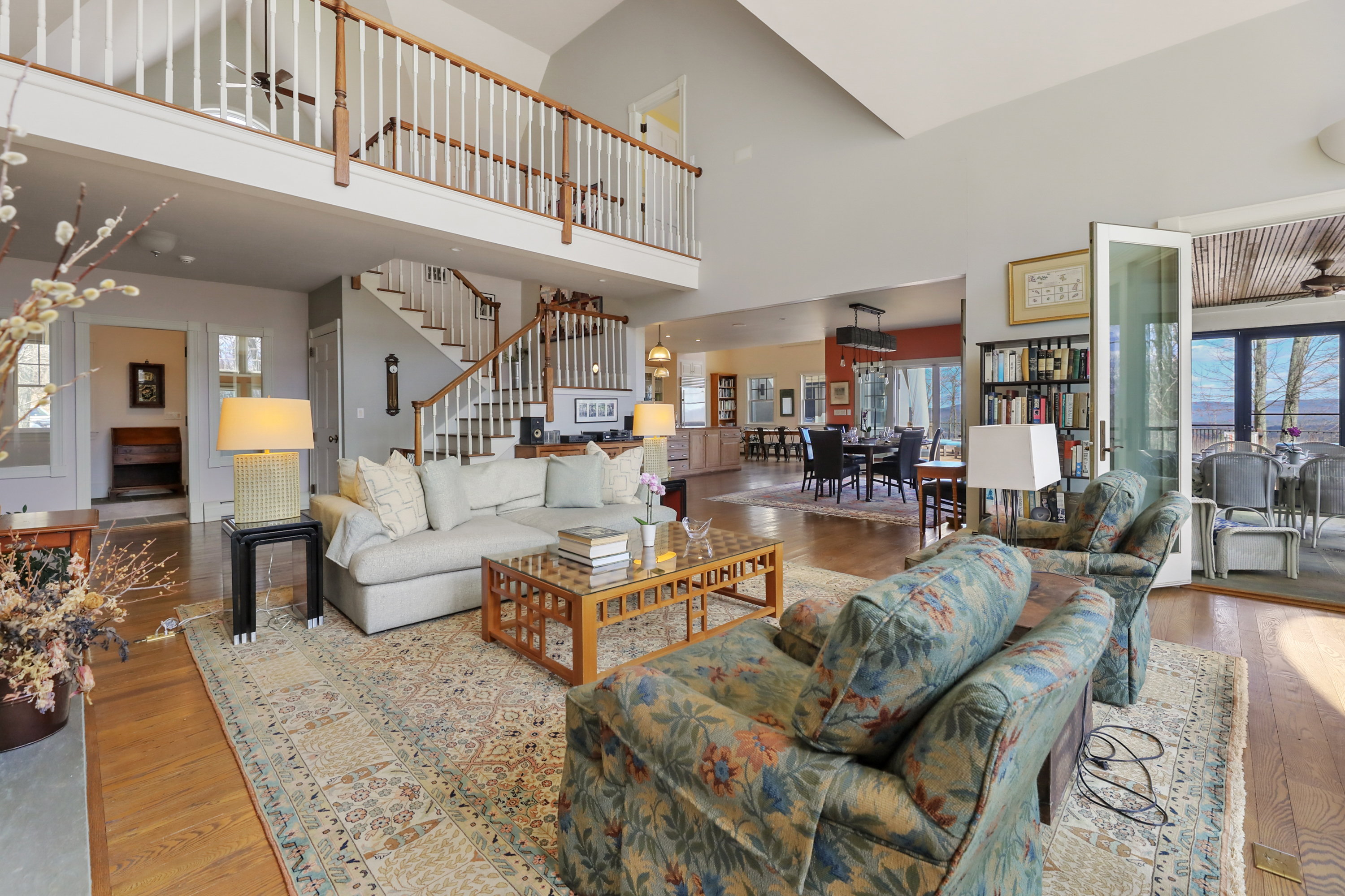  Exquisite Tudor Estate Set on 18+ Breathtaking Acres with Stunning Panoramic Vie - 物件實景