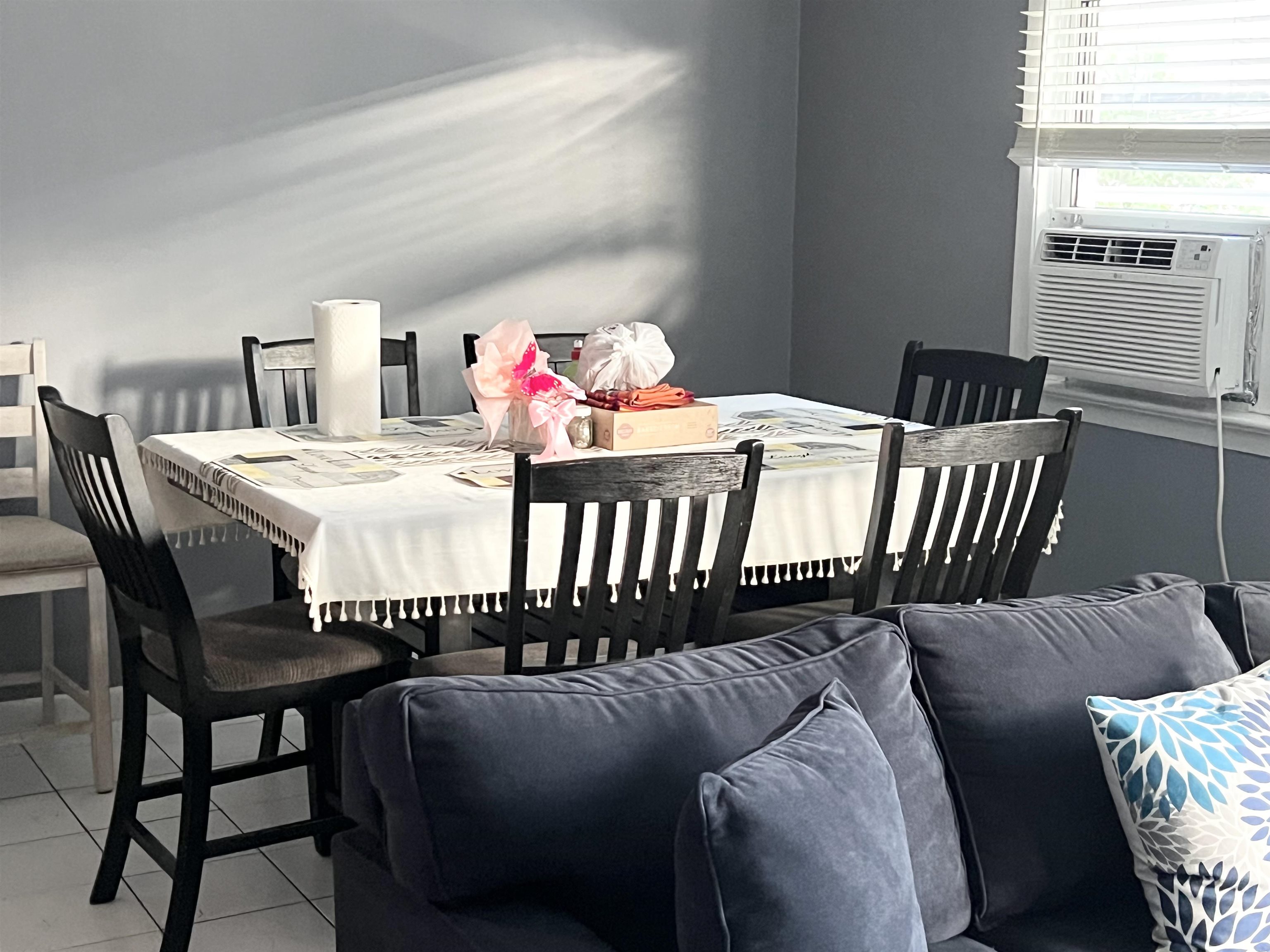 West New York, New Jersey, 07093, United States, 5 Bedrooms Bedrooms, ,2 BathroomsBathrooms,Residential,For Sale,1890881