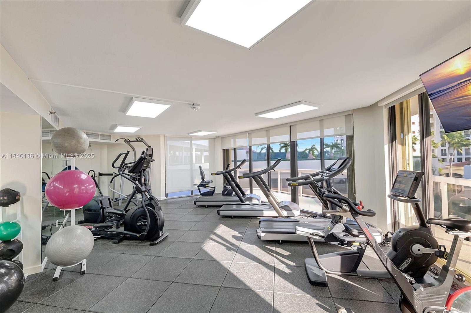 Aventura, Florida, 33180, United States, 2 Bedrooms Bedrooms, ,2 BathroomsBathrooms,Residential,For Sale,1898745