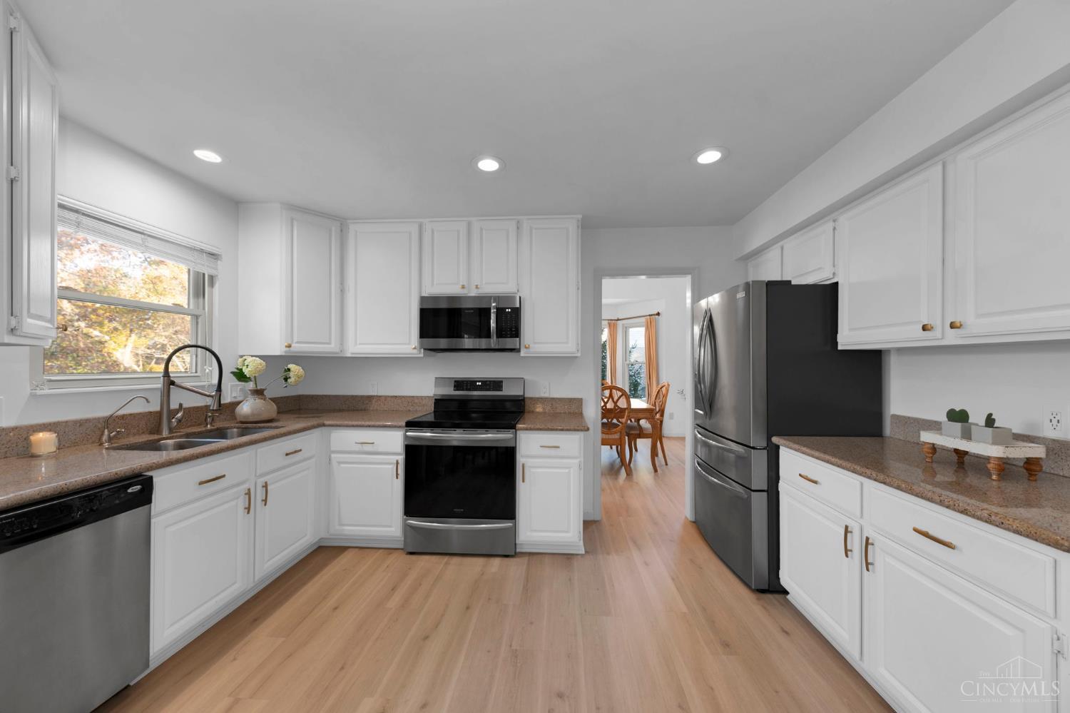 Loveland, Ohio, 45140, United States, 4 Bedrooms Bedrooms, ,3 BathroomsBathrooms,Residential,For Sale,1992143