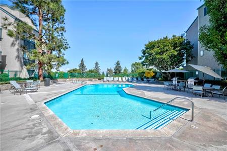San Pedro, California, 90732, United States, 2 Bedrooms Bedrooms, ,3 BathroomsBathrooms,Residential,For Sale,1974009