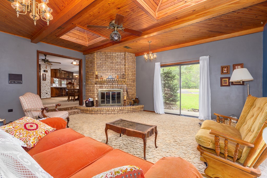 Pineland, Texas, 75968, United States, 4 Bedrooms Bedrooms, ,5 BathroomsBathrooms,Residential,For Sale,1983137