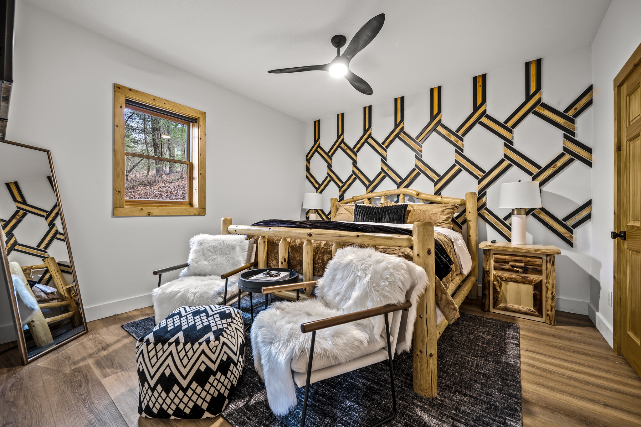 Sevierville, Tennessee, 37862, United States, 3 Bedrooms Bedrooms, ,2 BathroomsBathrooms,Residential,For Sale,1930187