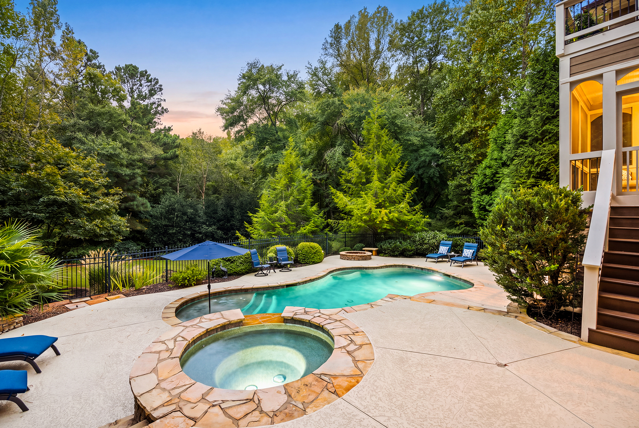  Set on a Spacious Cul-de-Sac Lot in Arbor Green - 物件實景