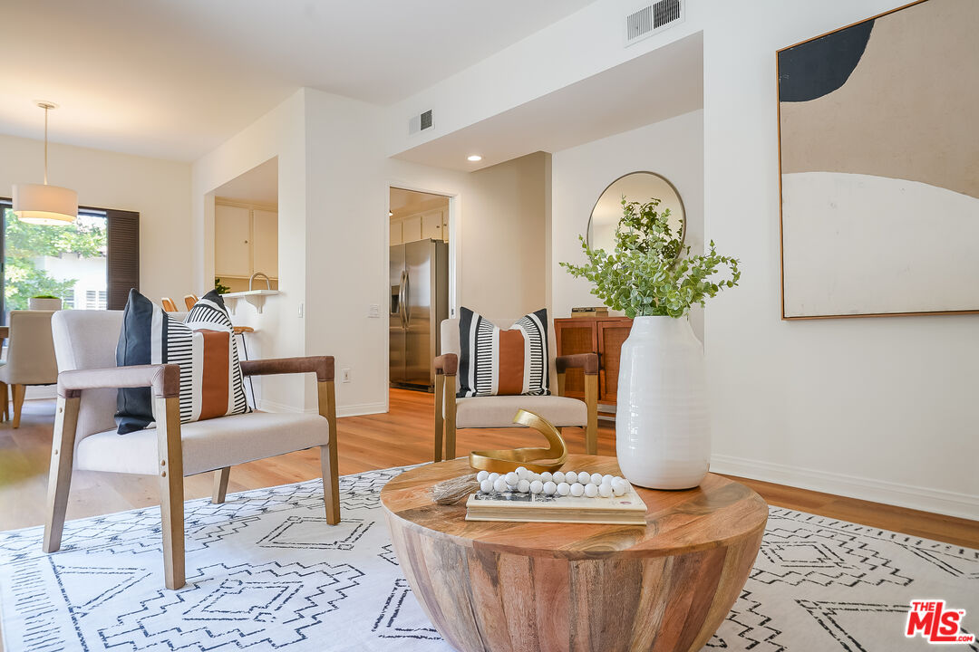 Los Angeles, California, 90025, United States, 2 Bedrooms Bedrooms, ,3 BathroomsBathrooms,Residential,For Sale,1940642