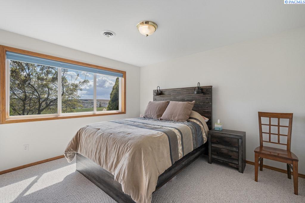 Pullman, Washington, 99163, United States, 4 Bedrooms Bedrooms, ,1 BathroomBathrooms,Residential,For Sale,1784694