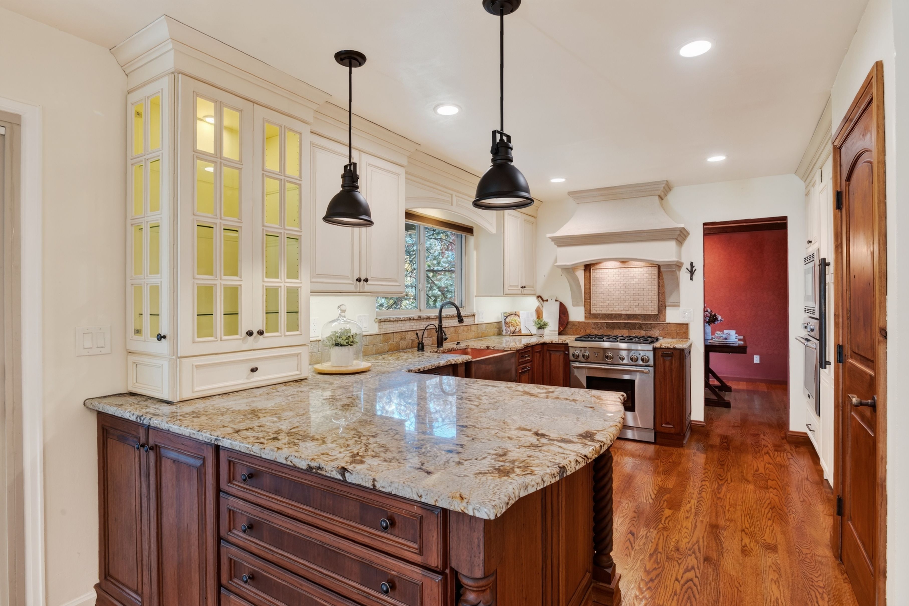  Unique Kitchen & Vaulted Beamed Room Near Cherry Creek State Park Retreat - 物件實景