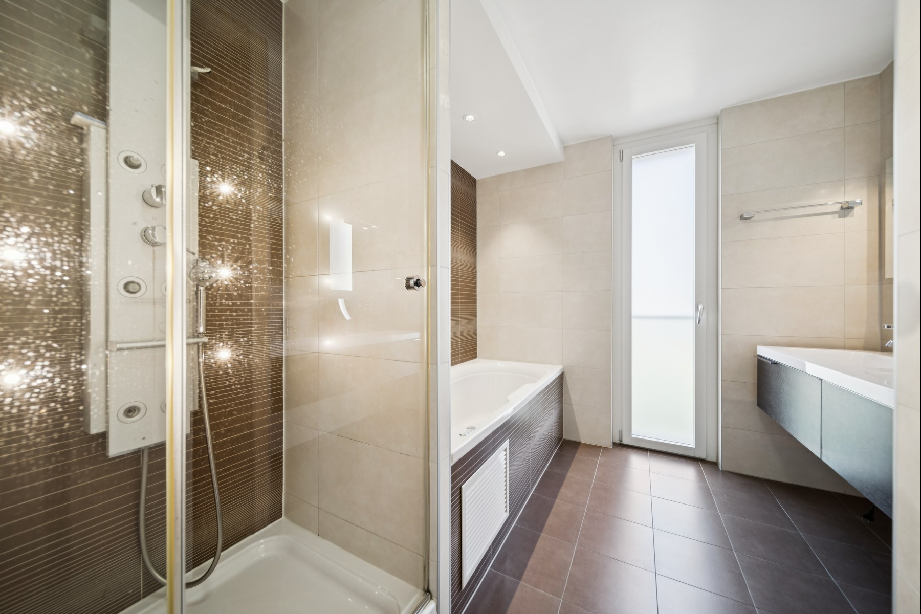  Exceptional apartment with a panoramic view of the lake - 物件實景