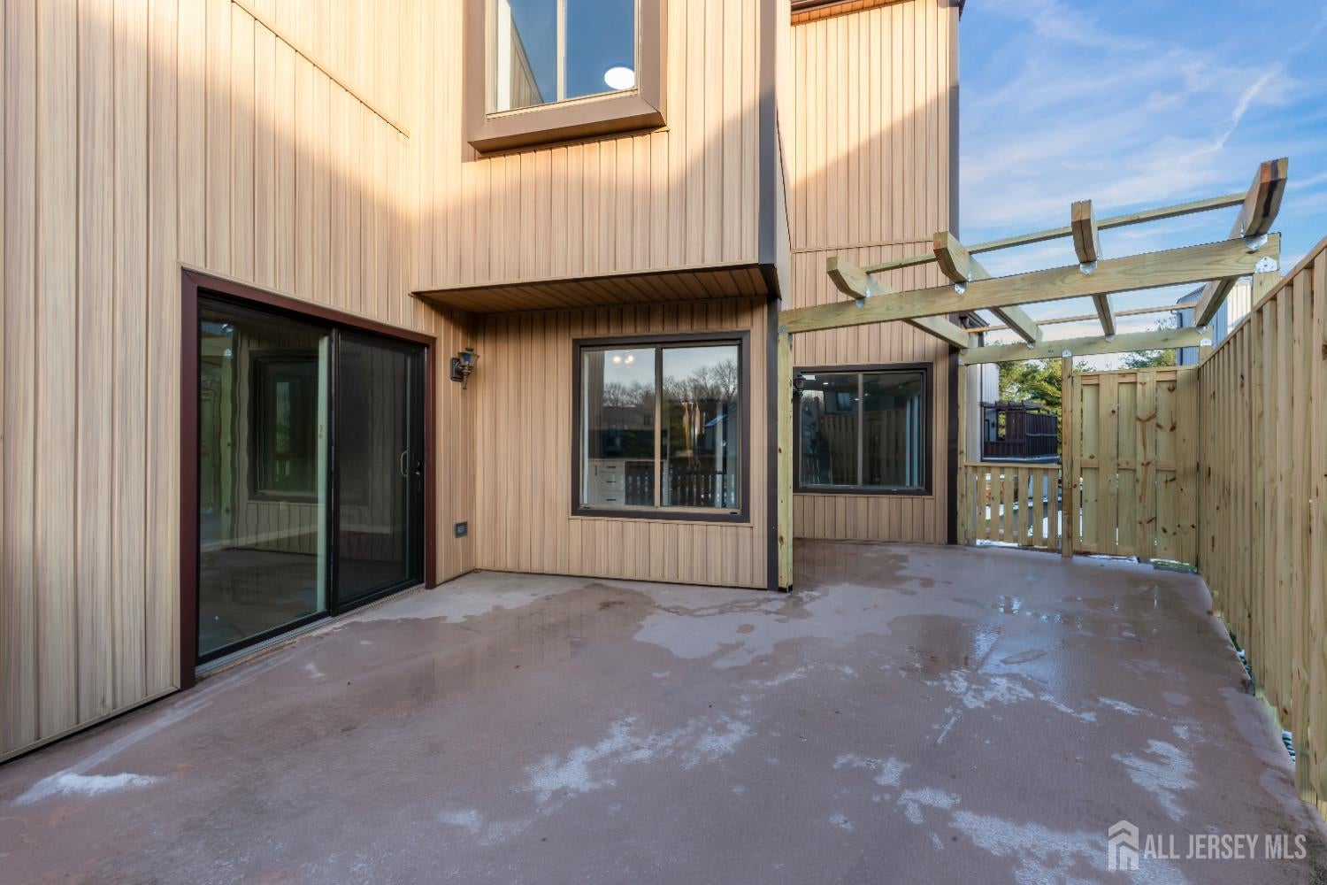 Old Bridge, New Jersey, 08857, United States, 3 Bedrooms Bedrooms, ,3 BathroomsBathrooms,Residential,For Sale,2010346