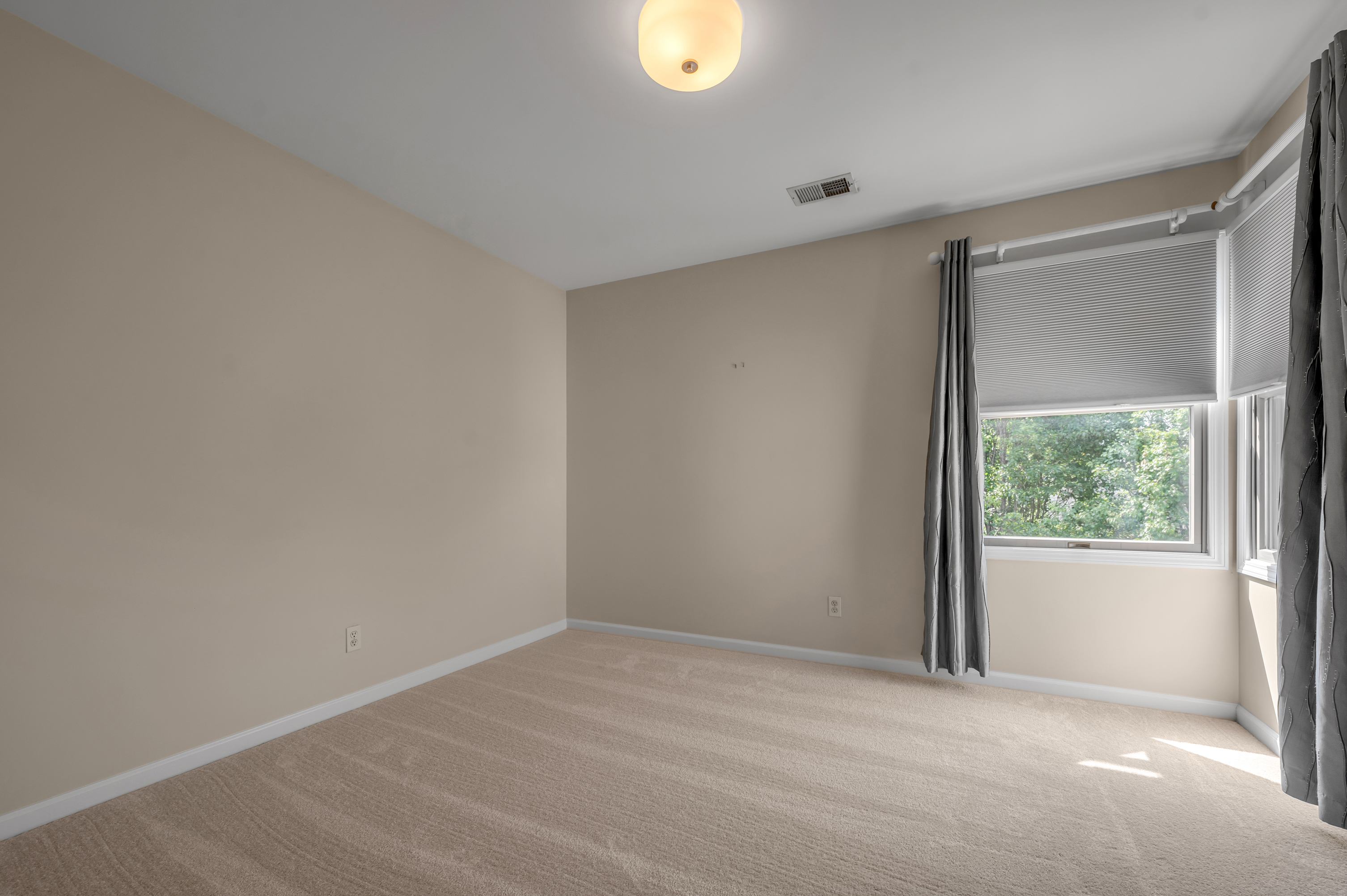  1104 Seville Court - 物件實景