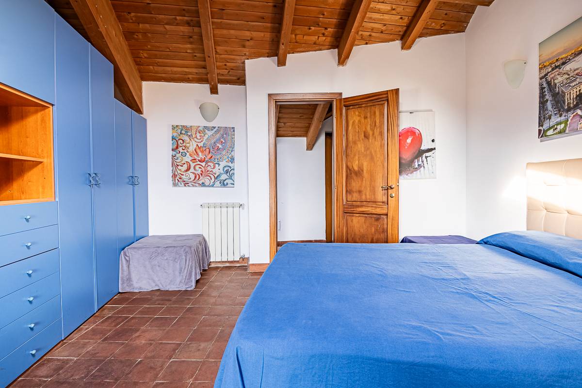 Napoli, Napoli, 80100, IT, 6 Bedrooms Bedrooms, ,6 BathroomsBathrooms,Residential,For Sale,1991925