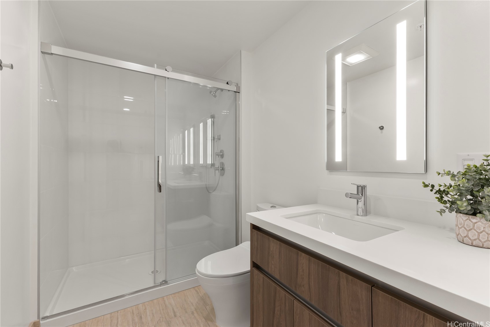 Honolulu, Hawaii, 96814, United States, 2 Bedrooms Bedrooms, ,2 BathroomsBathrooms,Residential,For Sale,1996104