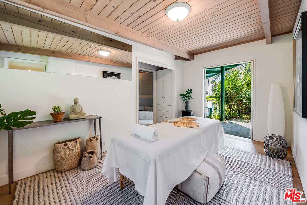 Beverly Hills, California, 90210, United States, 6 Bedrooms Bedrooms, ,6 BathroomsBathrooms,Residential,For Sale,1793530