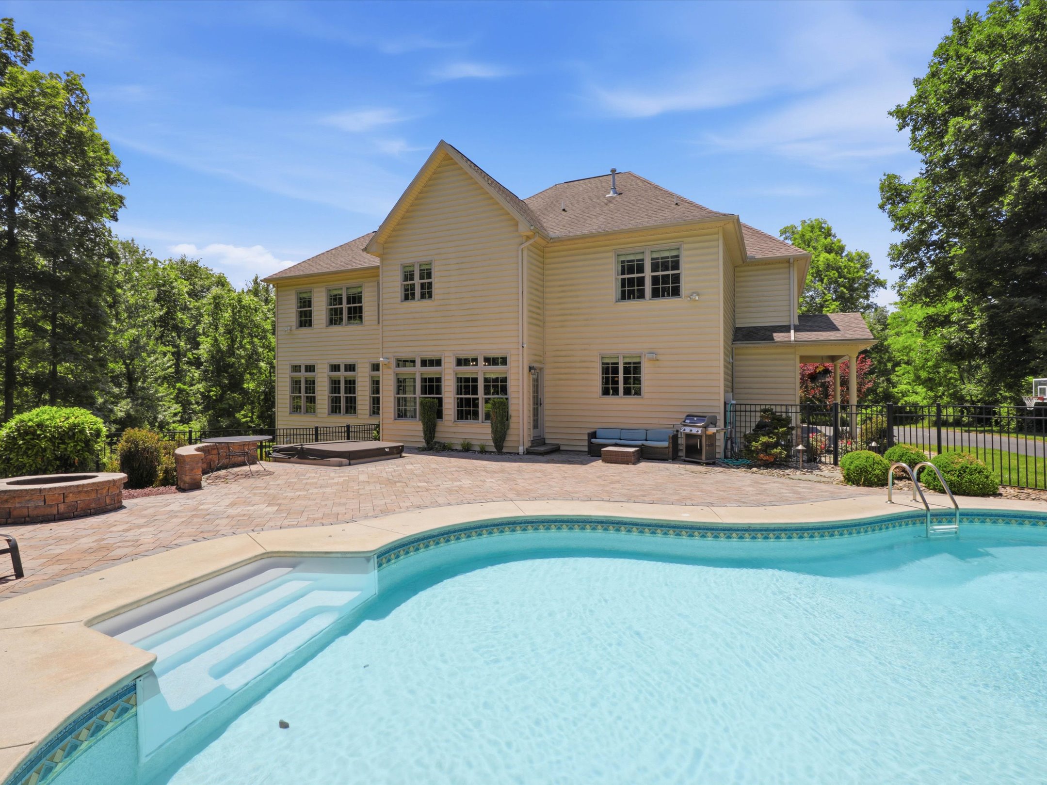  1392 Fox Hill Dr, Palmyra, PA 17078 - 物件實景